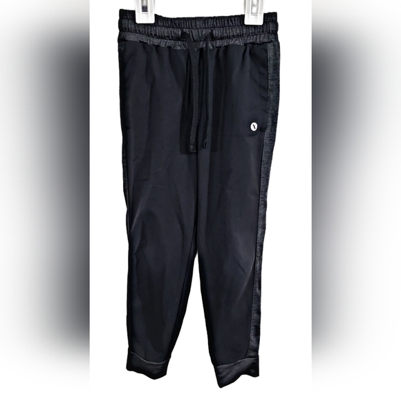 Xersion Boys Cuffed Black Track Pants Size 6/7 - Picture 1 of 4
